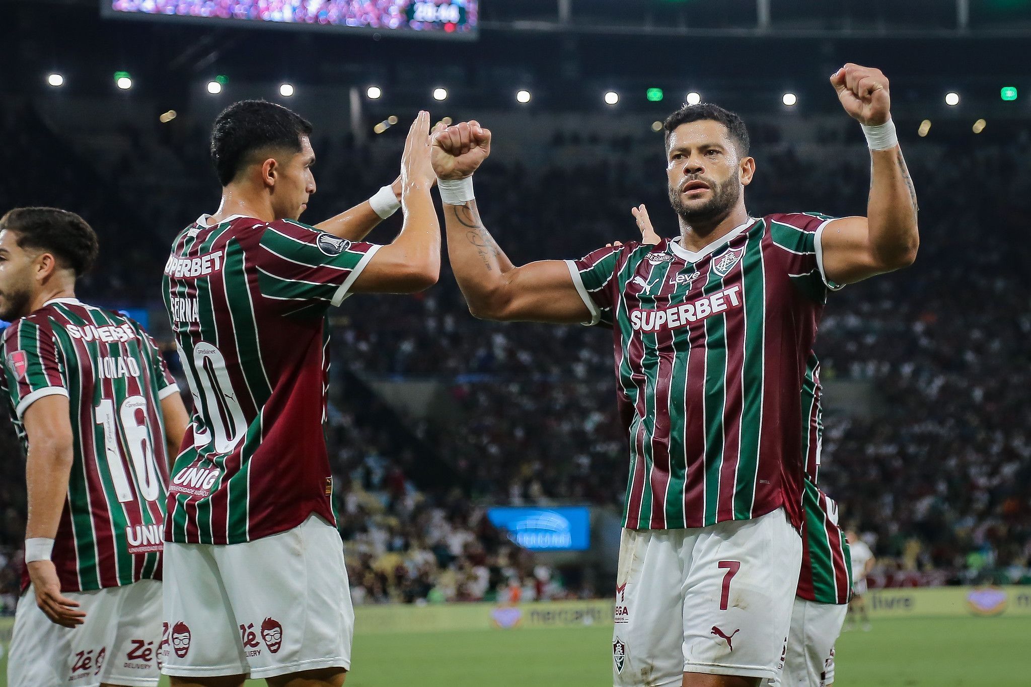 Hulk atinge a mesma marca do Atlético no Fluminense com menos jogos; veja