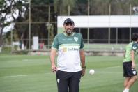Técnico do América deve repetir escalação para duelo com São Bernardo-SP; veja
