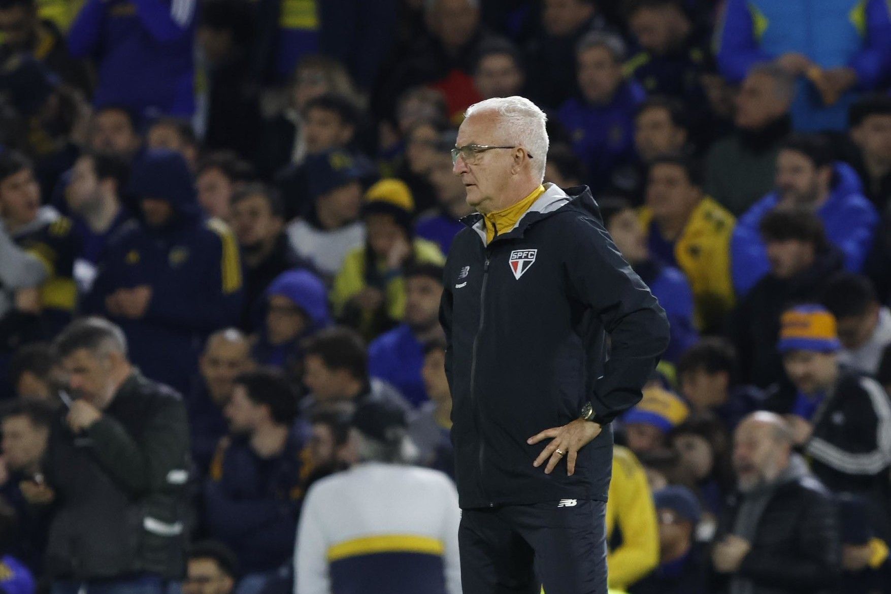 Dorival convoca torcida do São Paulo e crê em virada contra o Boca: 'Lutar muito'