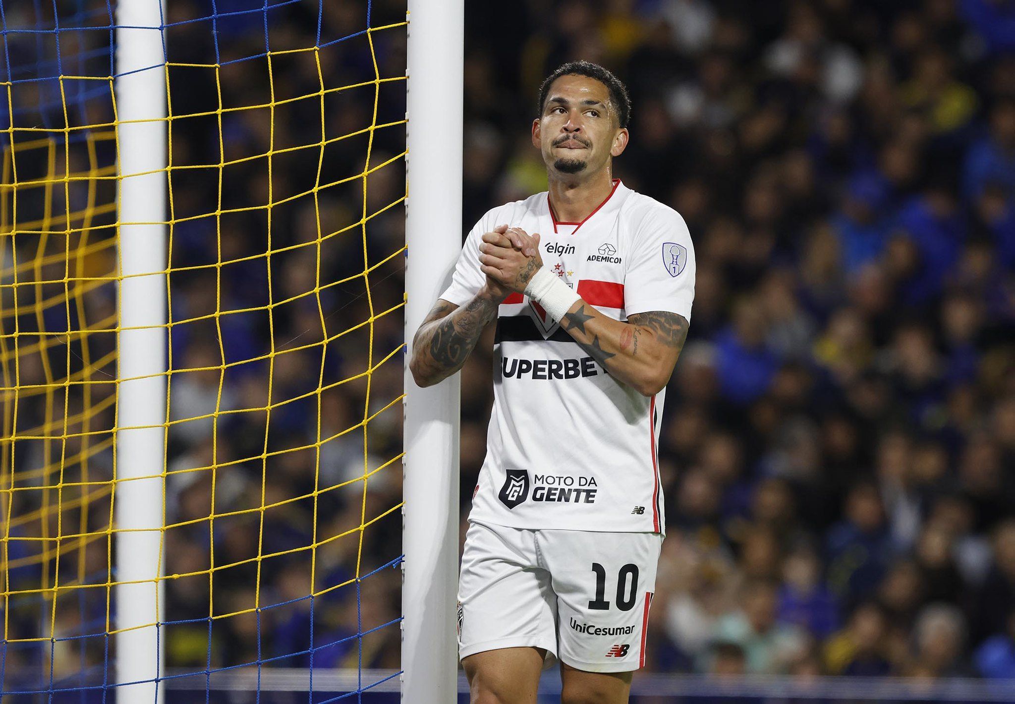 Luciano sente desconforto e vira dúvida para jogo do São Paulo com Palmeiras