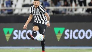 Tiquinho reestreia pelo Botafogo e projeta: 'Dias melhores virão'