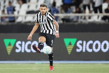Tiquinho Soares reestreou pelo Botafogo no último sábado