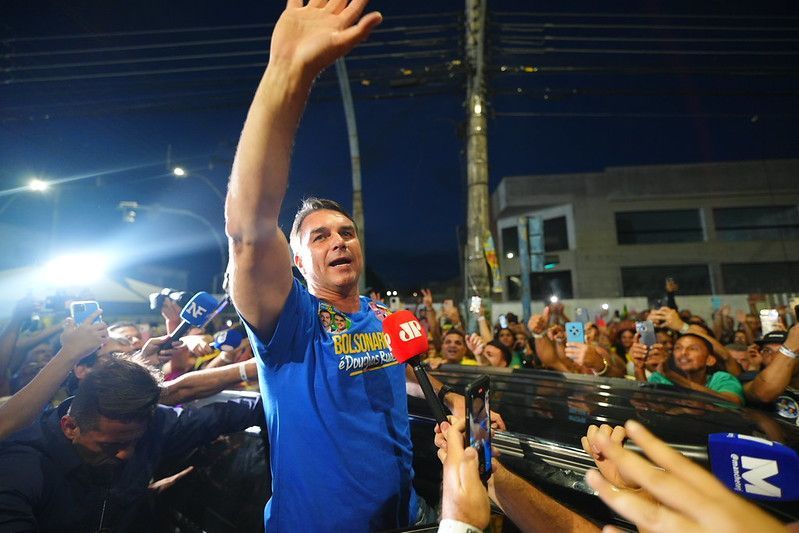 Flávio Bolsonaro se encontra com aliado em Fortaleza nesta terça-feira (15)