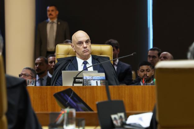 Alexandre de Moraes diz ter provas de pressão por delação; Mendonça rebate: 'Mentira'