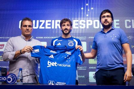 Viña é apresentado como reforço do Cruzeiro • Gustavo Aleixo/Cruzeiro