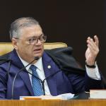 Em debate com Fachin, Dino faz citações a Aristóteles, Chico César, Hobbes e Fábio Porchat