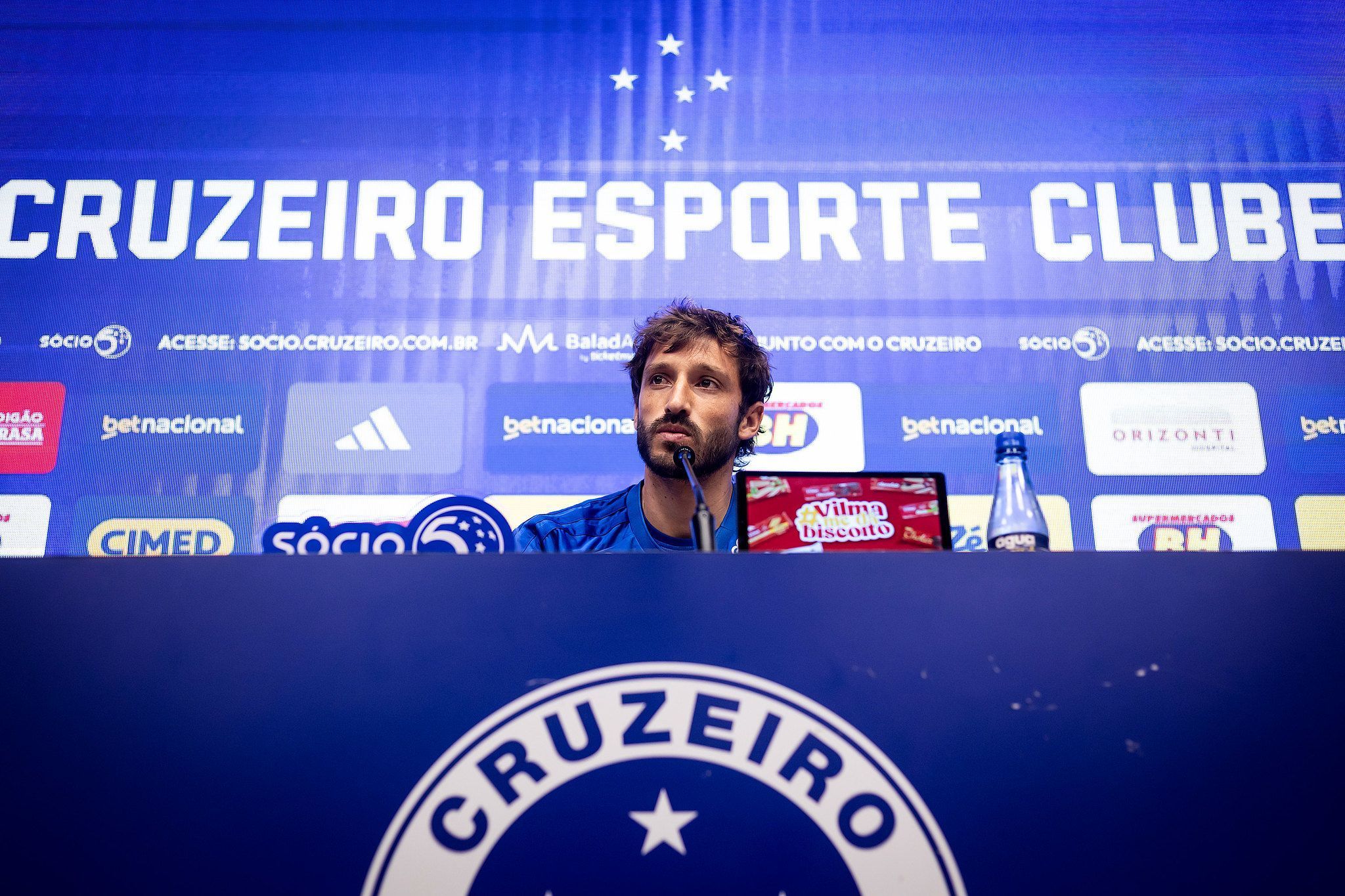 Apresentado, Matías Viña revela objetivo no Cruzeiro: 'Voltar a ser o que era'