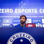 Apresentado no Cruzeiro, Matías Viña enaltece clube e agradece torcida: 'Me abraçou'