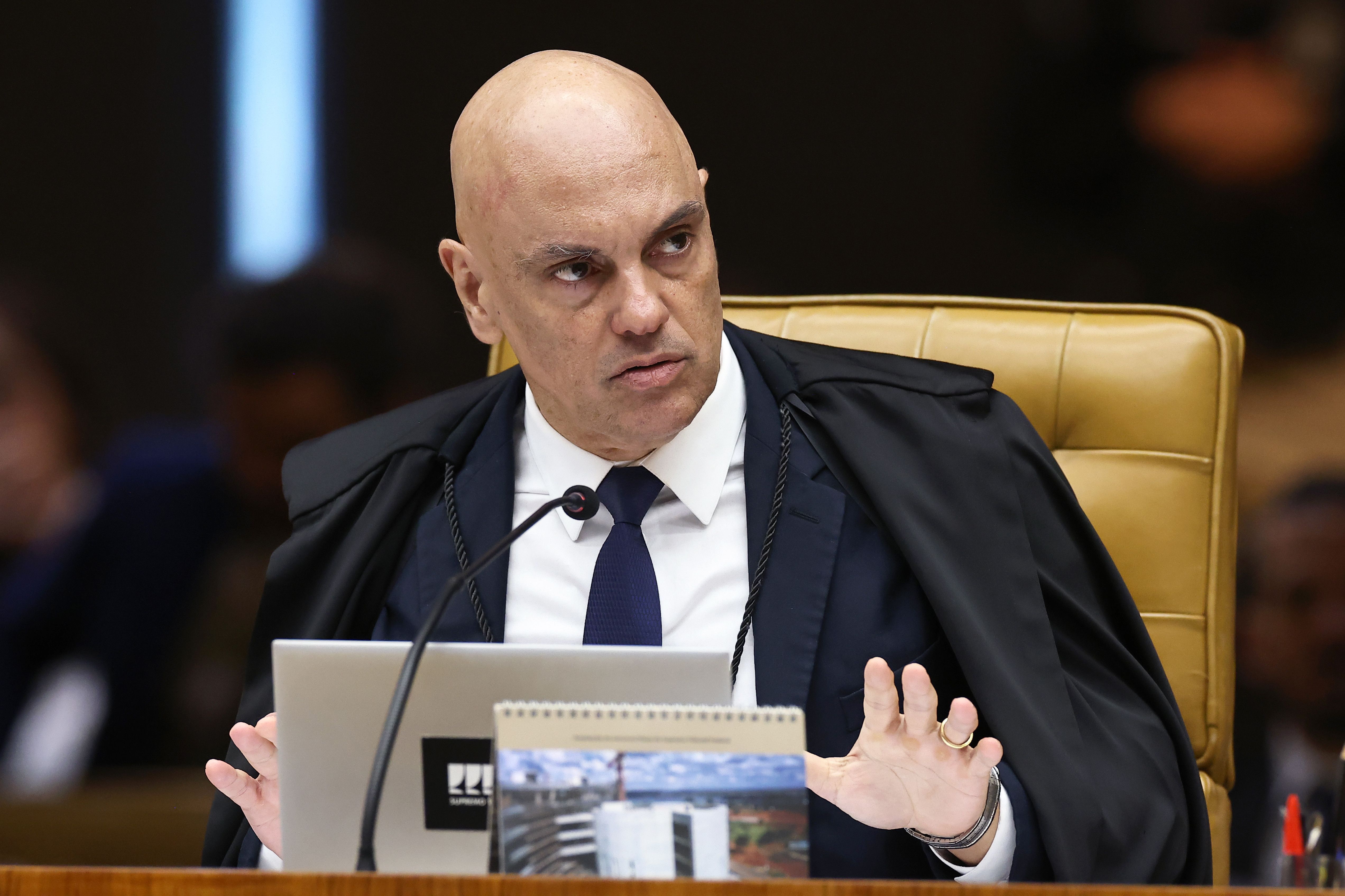 Vídeo: Alexandre de Moraes acusa André Mendonça de fazer dossiê ilegal