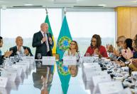 Lula critica uso político da religião em encontro com pastores