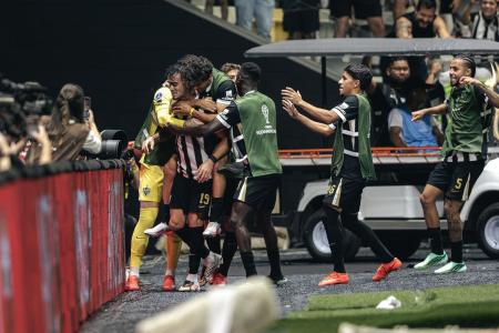 Reinier comemora gol pelo Atlético na Arena MRV