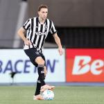 Arthur Chaves celebra estreia no Botafogo e garante: 'Muito a evoluir'