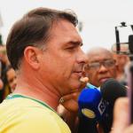 Assessora de Flávio Bolsonaro negociou emendas com condenado por morte de Marielle Franco