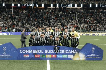 Castaño é titular do Atlético