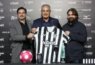 Tite é apresentado no Botafogo e se rende: 'Sou um privilegiado'