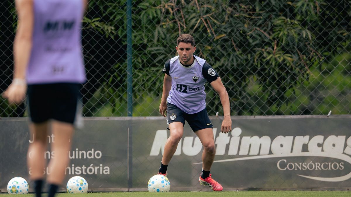 Com futuro indefinido, jovem defensor volta ao Atlético após fim de empréstimo