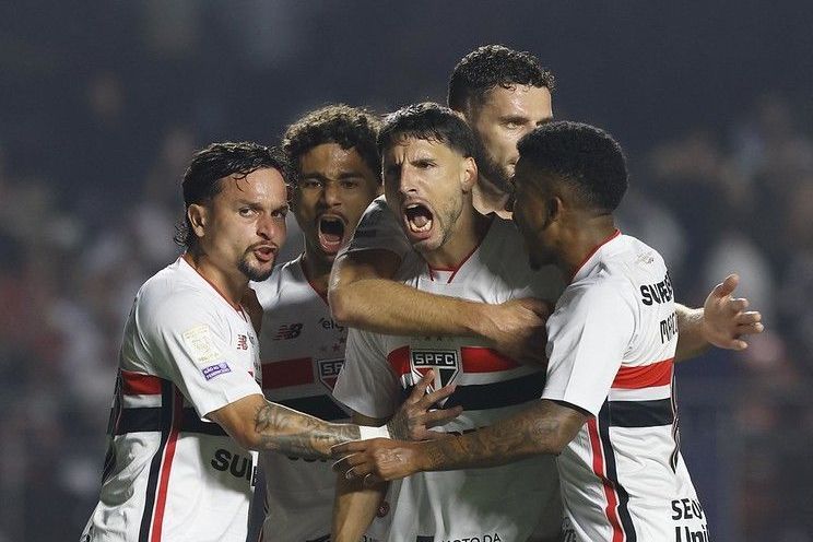 Calleri marca, São Paulo vence Inter e complica rival na luta contra o rebaixamento no Brasileiro