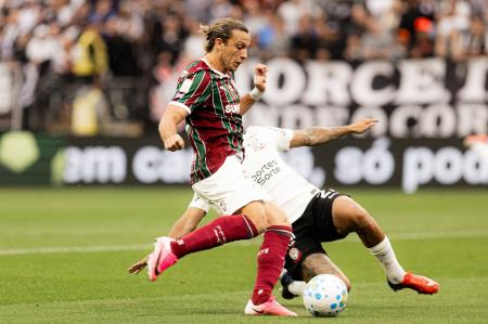 Canobbio em ação contra o Corinthians
