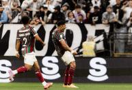 Hulk decide, Fluminense vence pelo Brasileirão e amplia crise no Corinthians