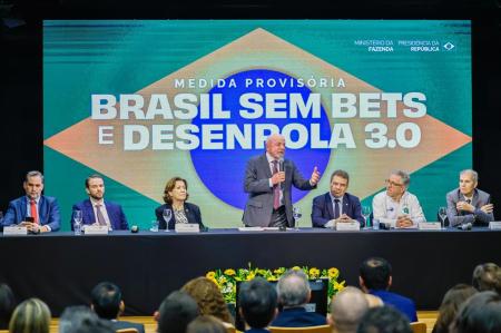 Presidente Lula durante assinatura da Medida Provisória que proibiu as bets no Brasil.