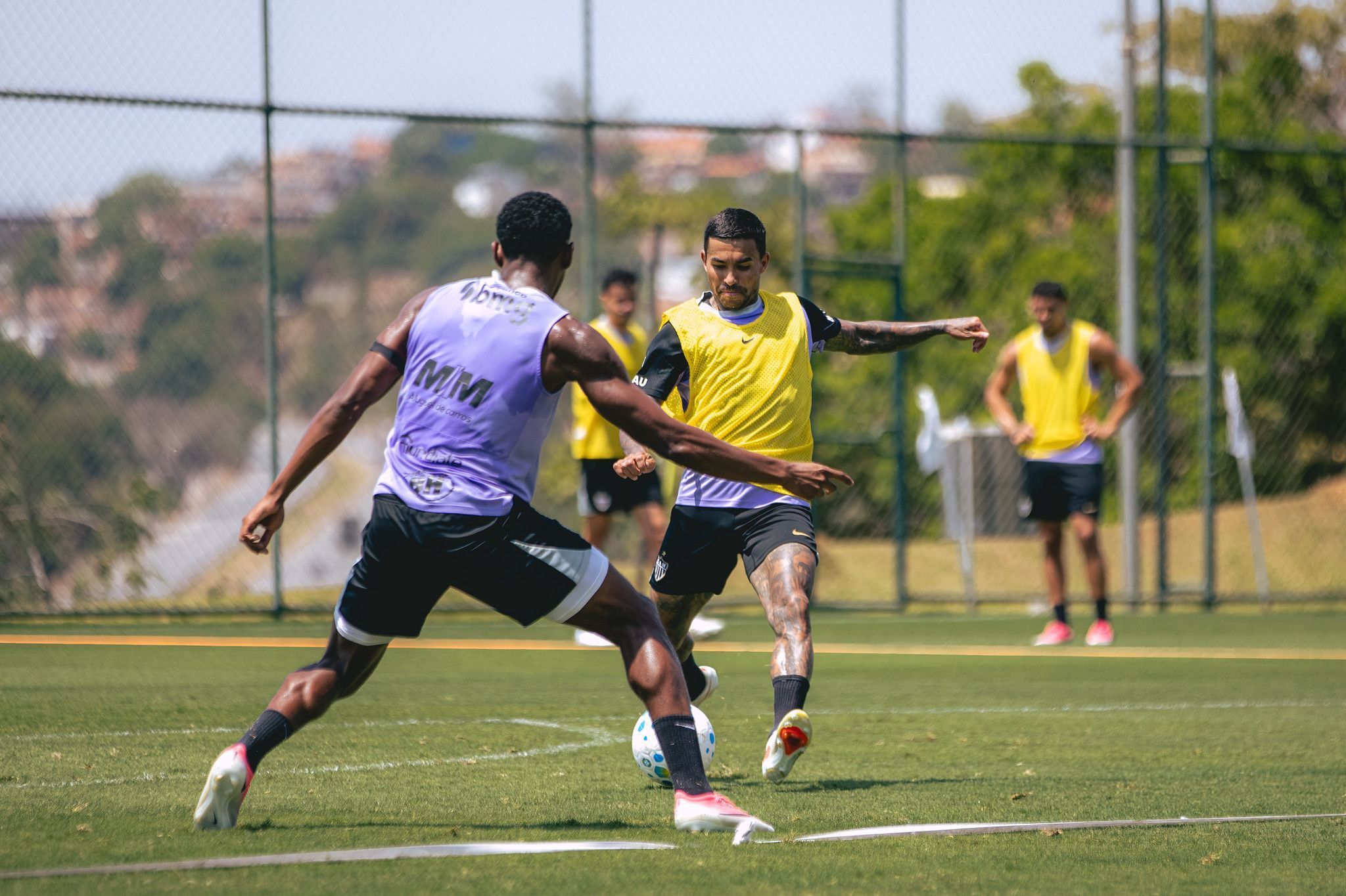 Sem marcar há 16 jogos, atacante tenta retomar sequência no Atlético após dois meses