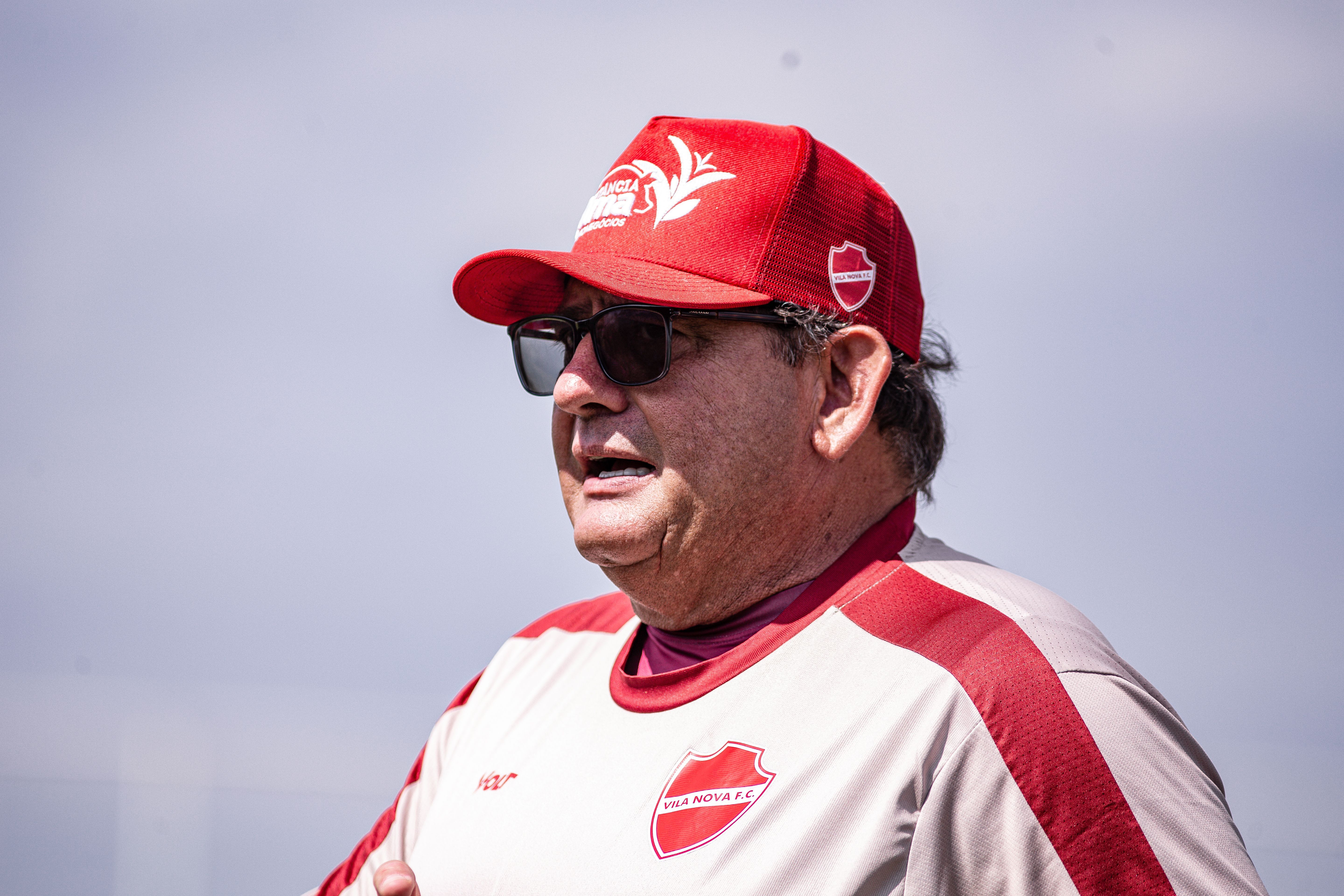 Incêndio atinge prédio do treinador Guto Ferreira, líder da Série B, em Goiânia