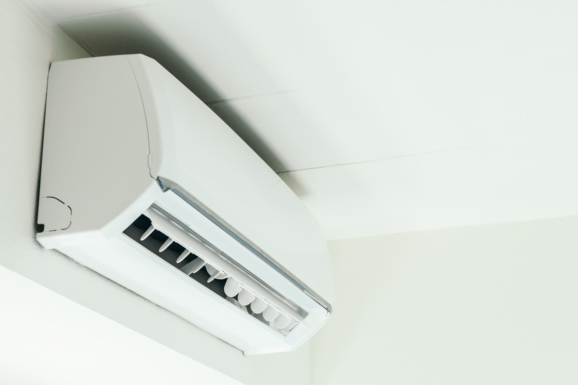 Adeus ao ar-condicionado elétrico: a parede de cerâmica que esfria o ambiente sem energia