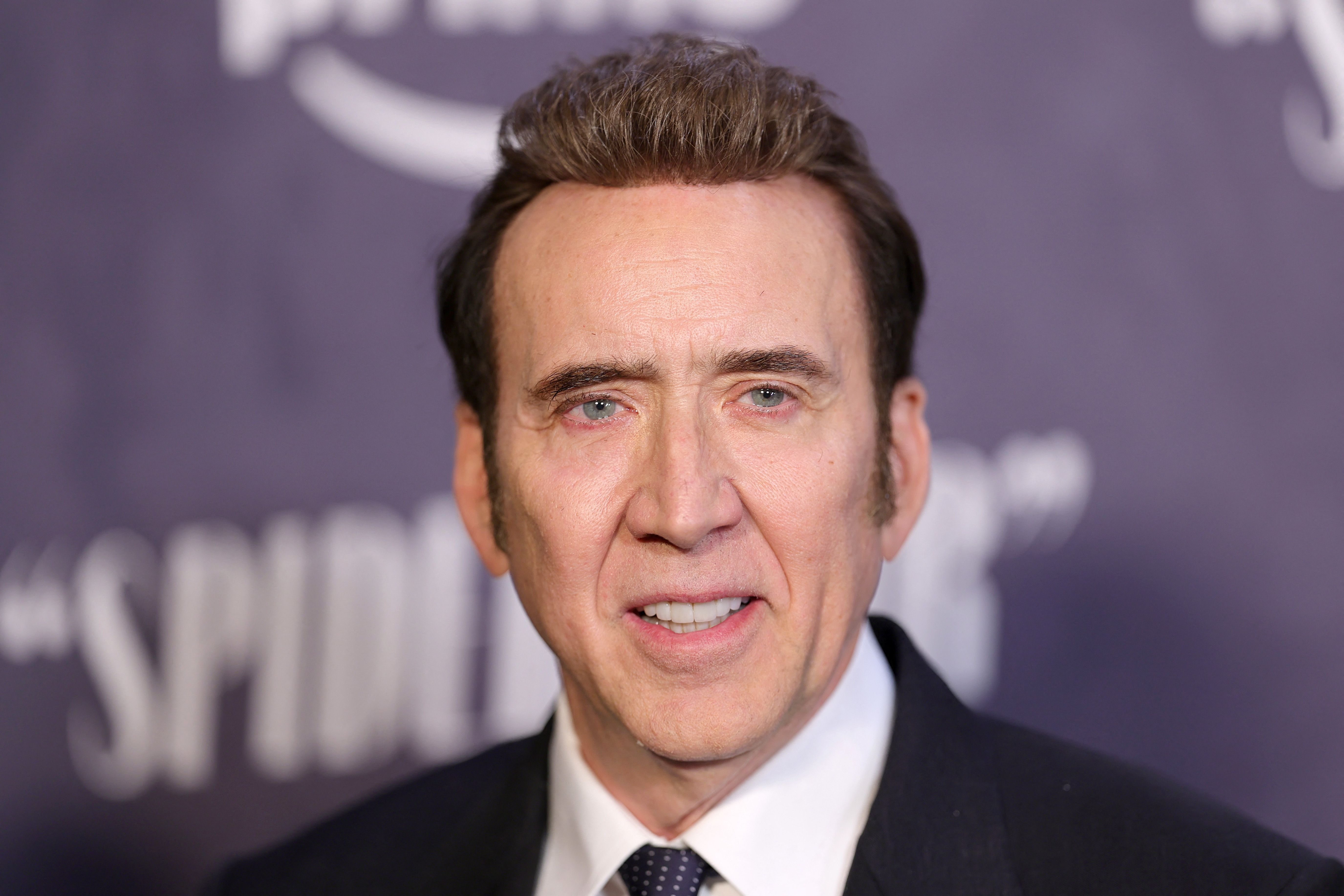 Cratera gigante ameaça mansão de Nicolas Cage e força evacuações em Malibu