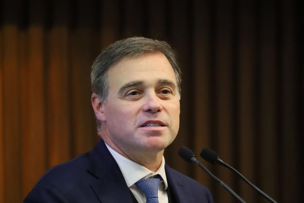 Ministro André Mendonça retira sigilo de ação sobre pagamentos de Daniel Vorcaro