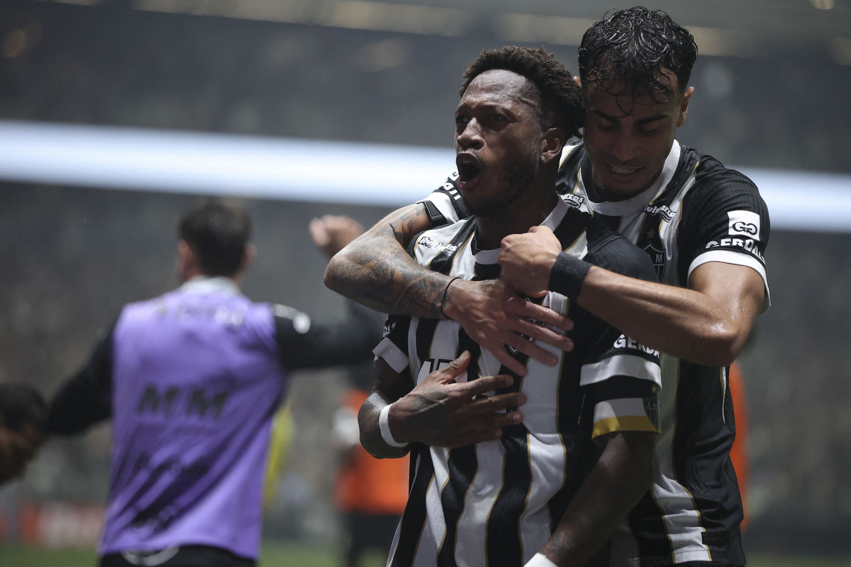 Com brilho de Fred, Atlético vence Cruzeiro de virada e avança na Copa do Brasil