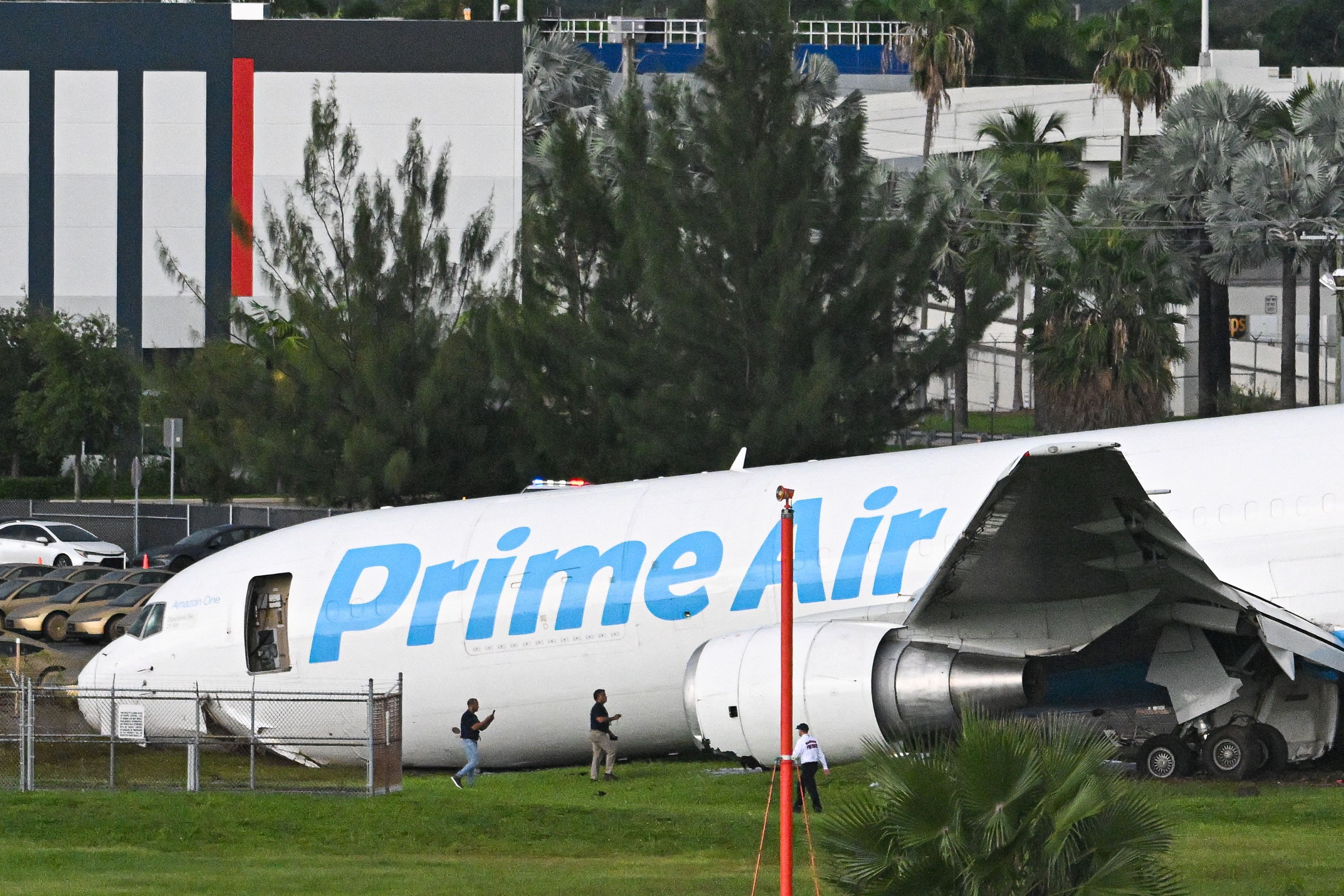 Acidente com avião da Amazon: ao menos cinco pessoas morreram em Miami, nos EUA