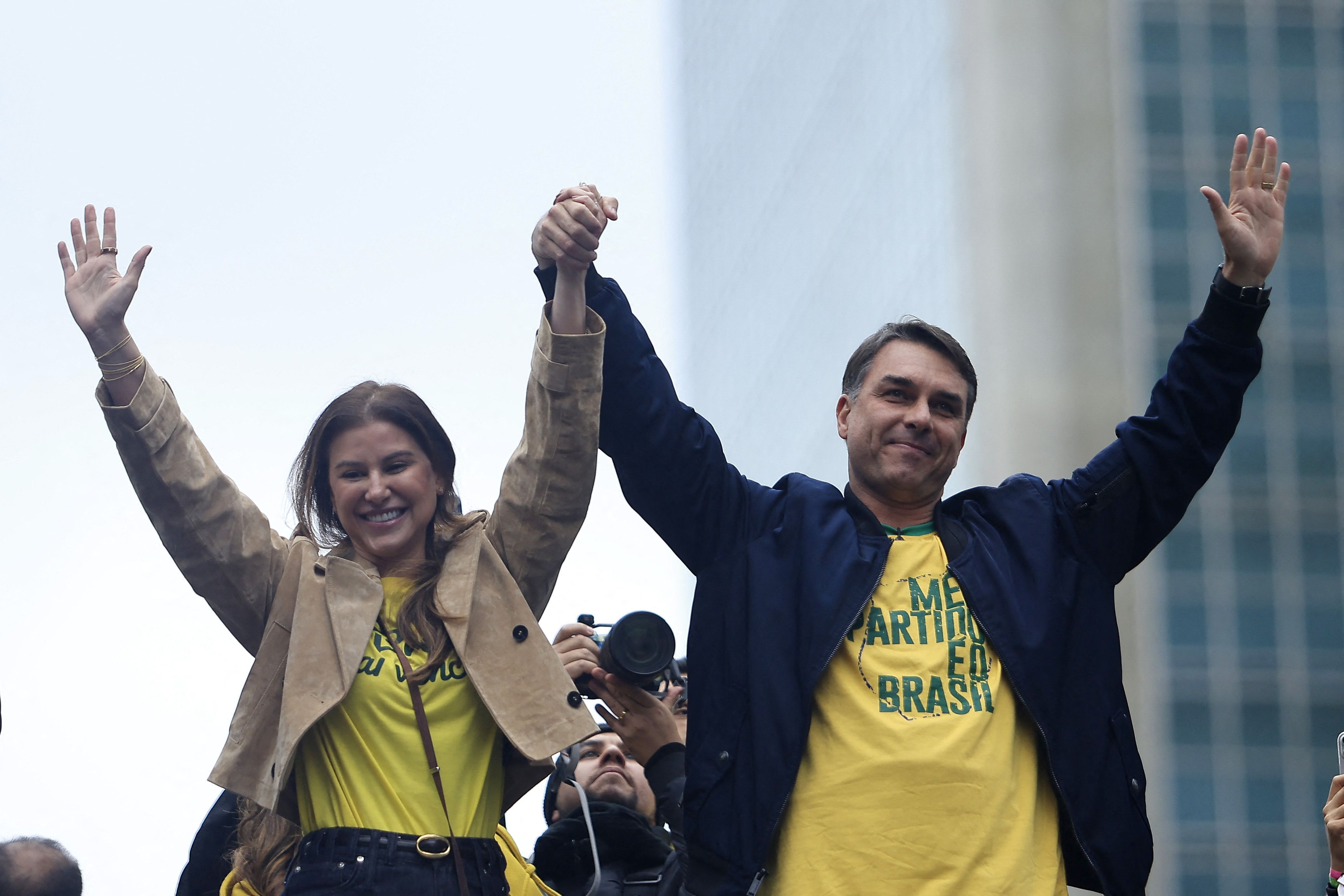 ‘Quem vota em Lula está votando em Alexandre de Moraes’, afirma Flávio Bolsonaro na Paulista