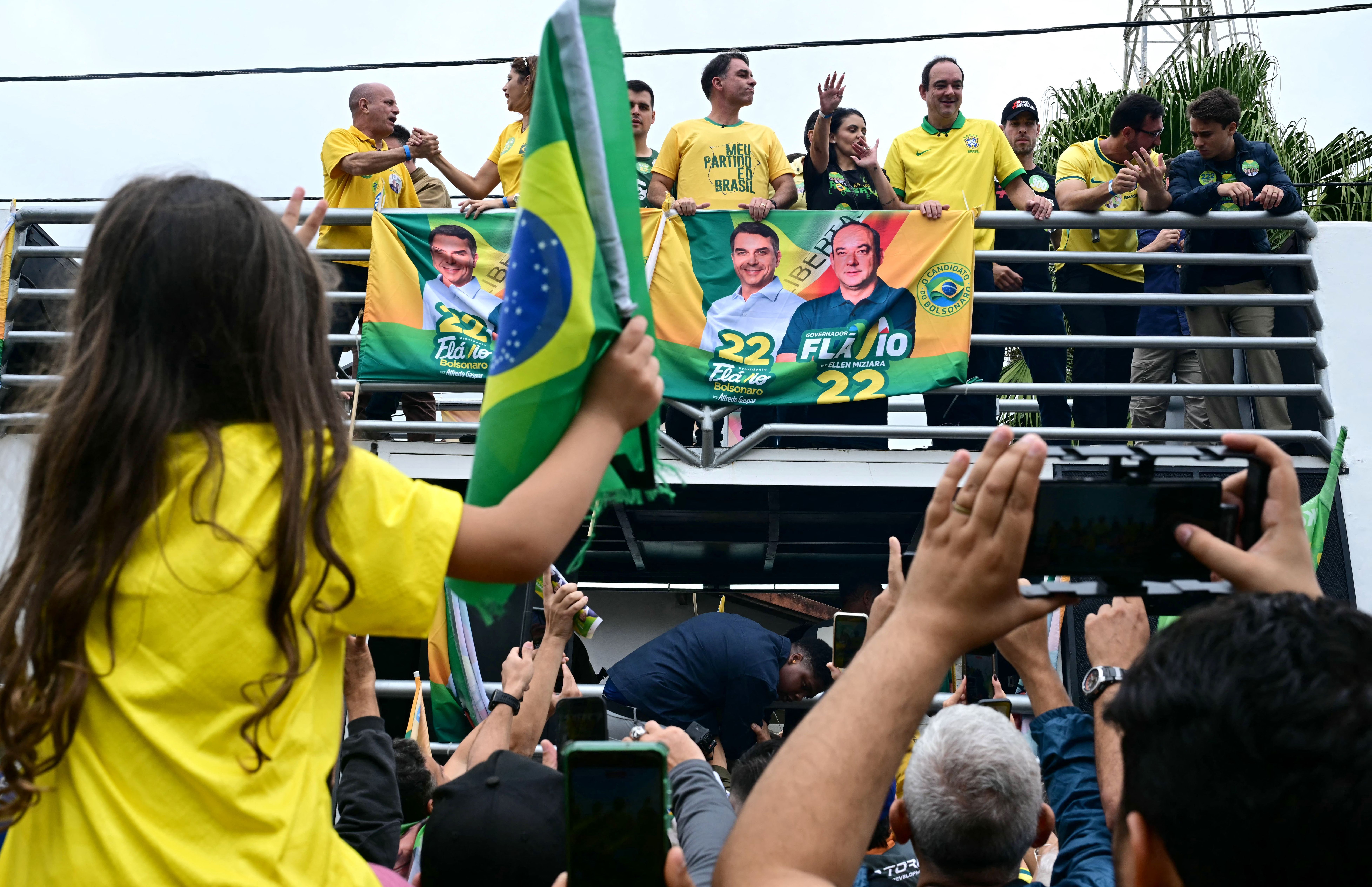 Em Juiz de Fora, Flávio Bolsonaro comemora ‘virada em Minas’ nas pesquisas