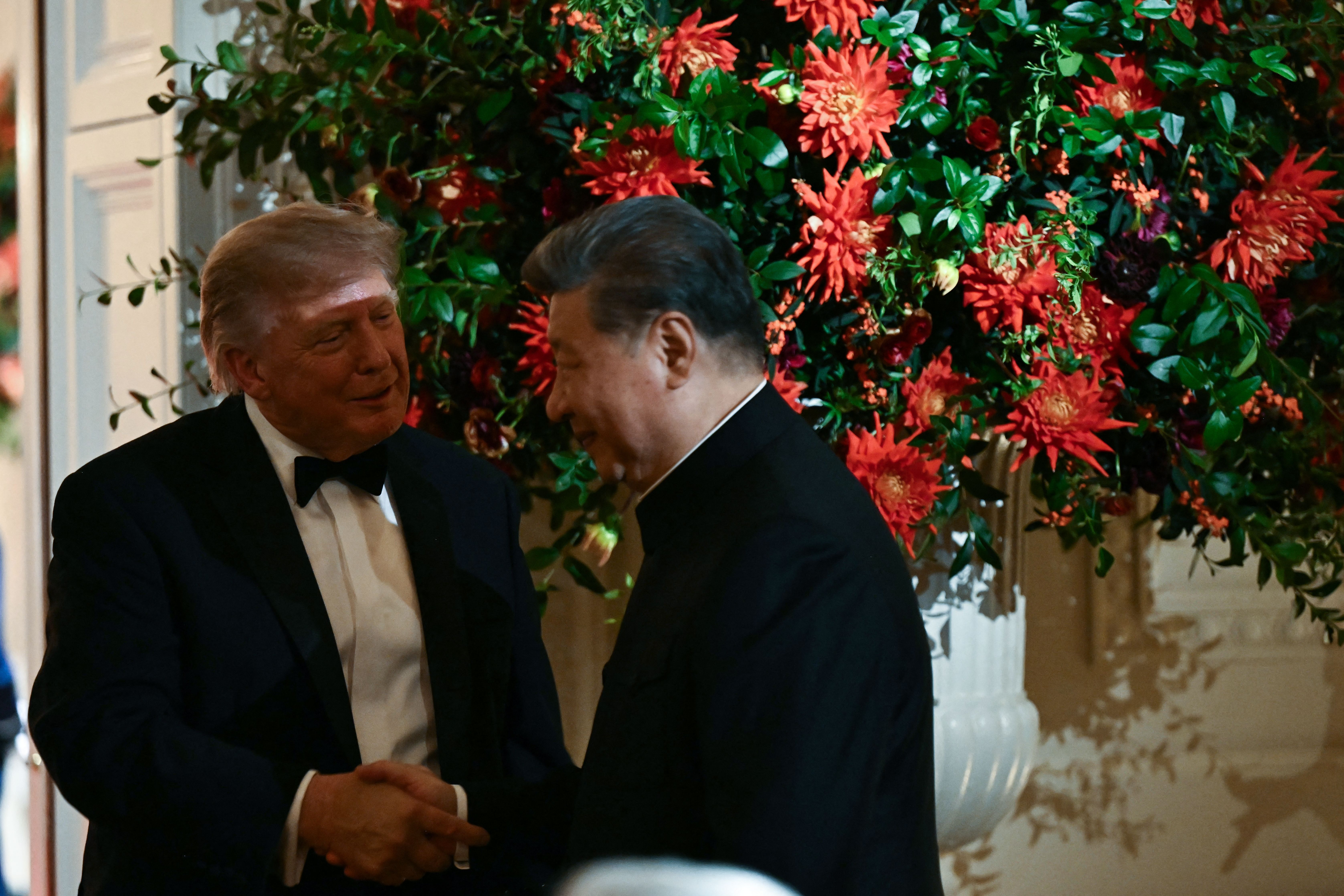 Xi recorda momentos de cooperação entre EUA e China durante jantar com Trump