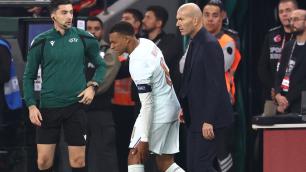 Mbappé sente dores no joelho e vira preocupação para França e Real Madrid