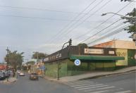 Sacolão é incendiado na Rua Padre Pedro Pinto, em Venda Nova