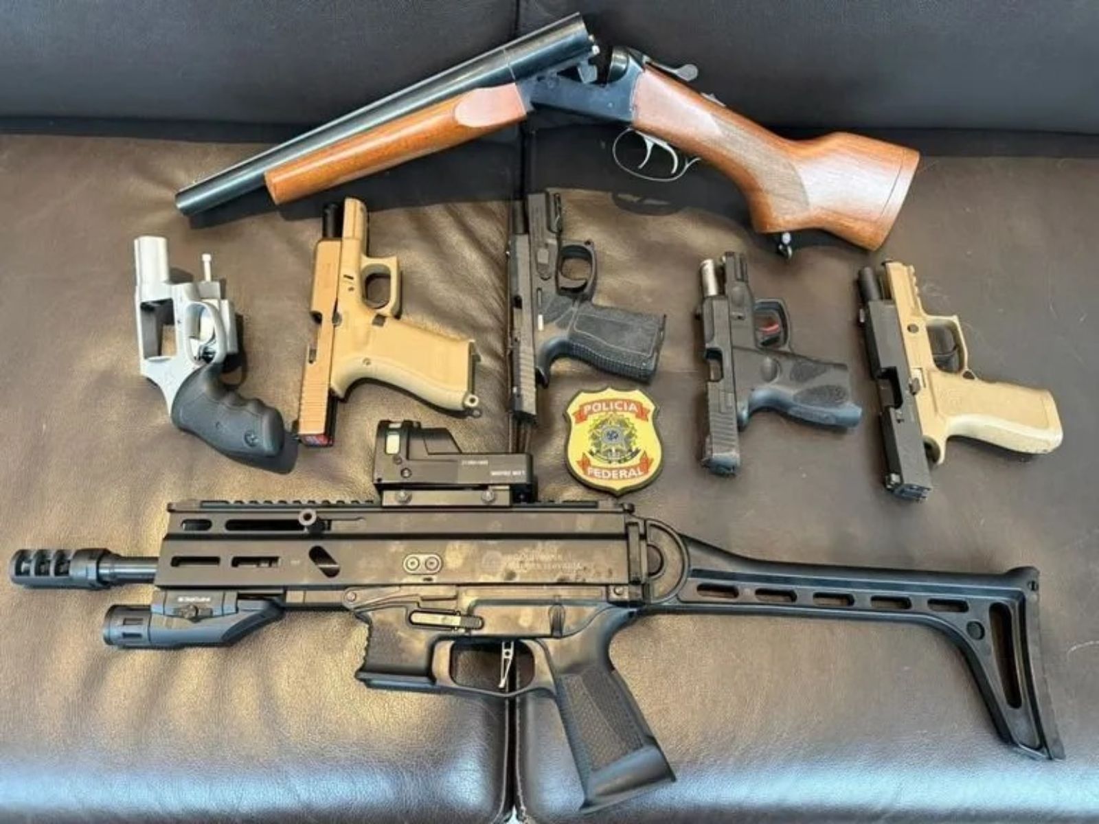PF encontra sete armas em endereço ligado a advogado de Mario Frias em SP