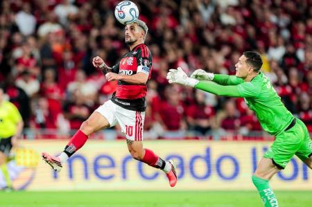 Arrascaeta fez o gol que garantiu a vaga do Flamengo na semifinal