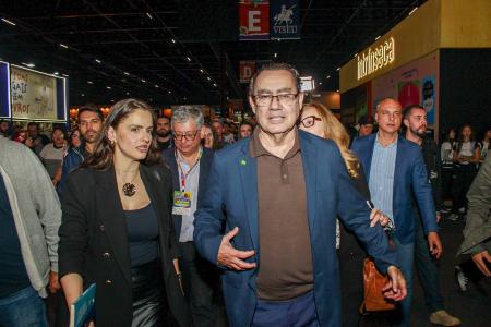 Augusto Cury (Avante) durante passagem pela 28ª Bienal Internacional do Livro, em São Paulo-SP