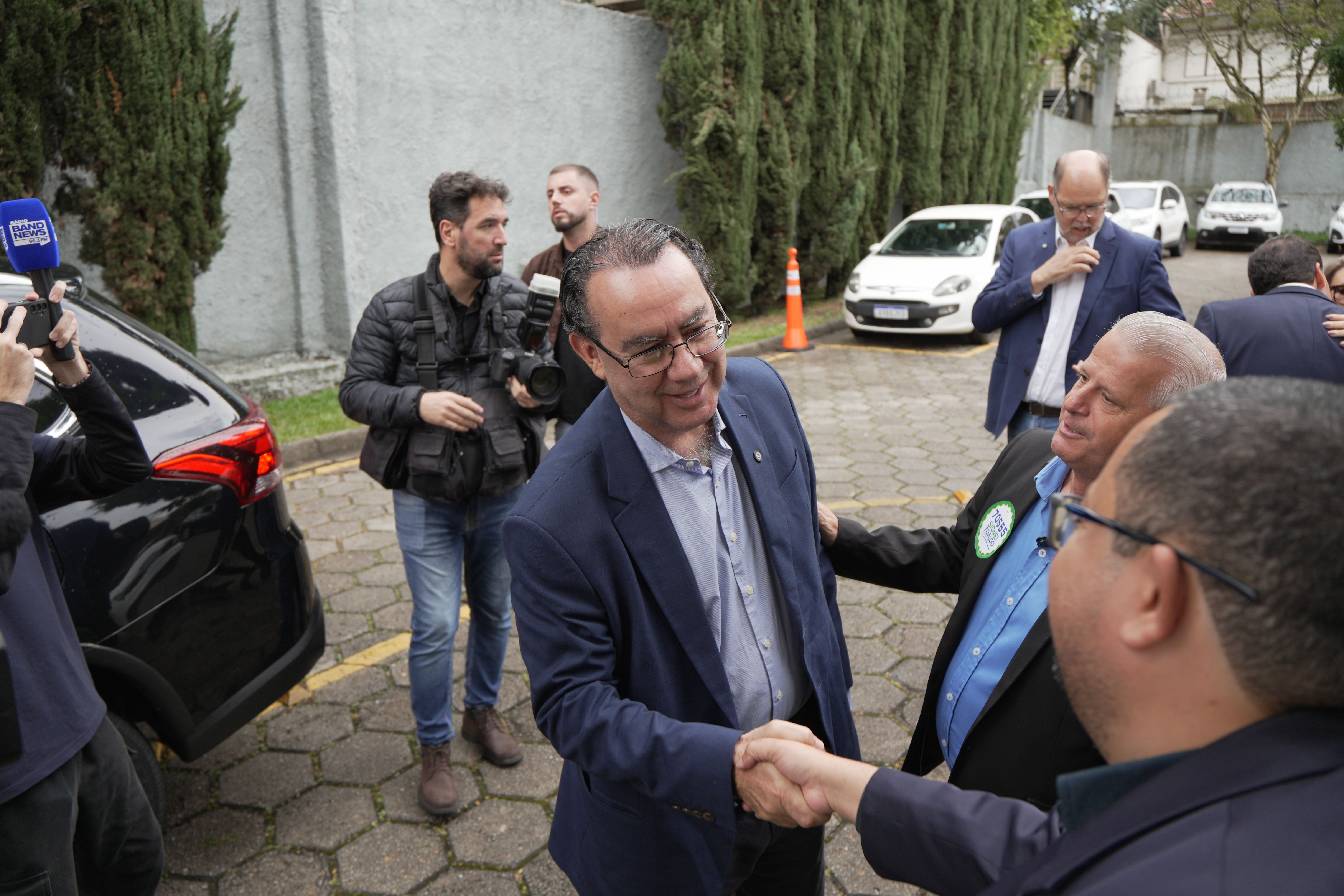 Augusto Cury desembarca em BH nesta terça (1º) para inaugurar QG de campanha