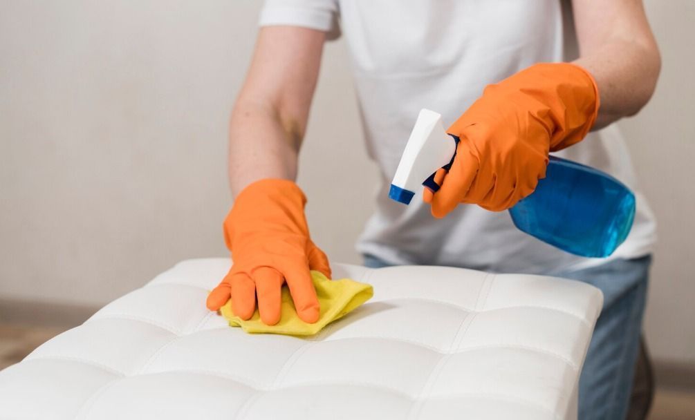 Bicarbonato e água oxigenada no colchão: para que serve e por que é recomendado
