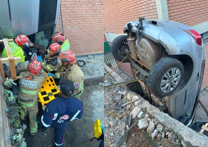Bombeiros resgatam vítima • Divulgação | Corpo de Bombeiros