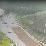 Vídeo: caminhão sem freio faz manobra perigosa na área de escape do Anel Rodoviário de BH