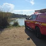 Meninas são socorridas após se afogarem na Lagoa Várzea das Flores, em Betim