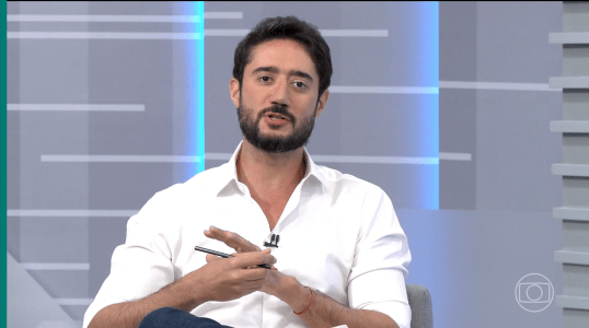 Gabriel Azevedo, candidato ao Governo de MG, durante sabatina na TV Globo