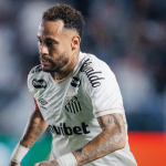 Santos: Neymar sente problema físico e deixa jogo contra o Palmeiras