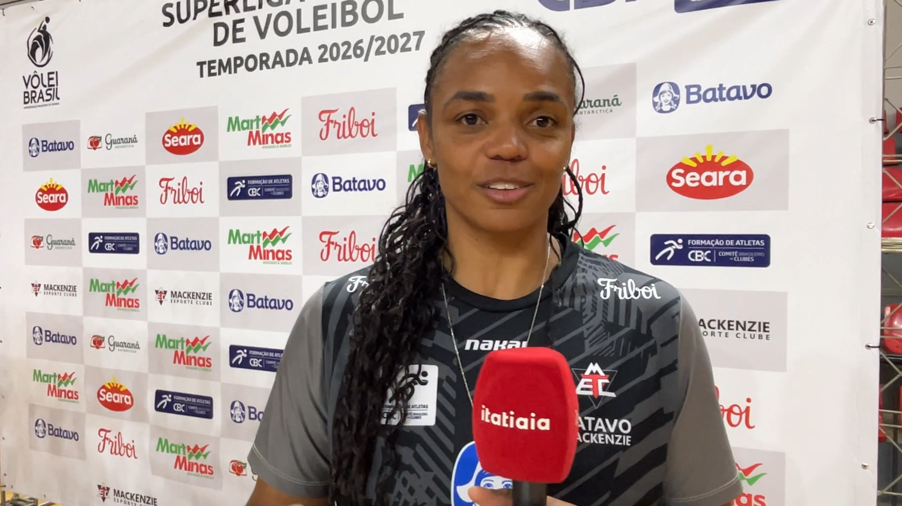 Vôlei: campeã olímpica revela 'nova rotina' em clube mineiro e fala sobre influência