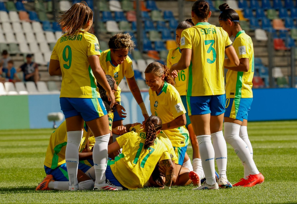 Seleção Brasileira Feminina estreia com goleada no Mundial Sub-20