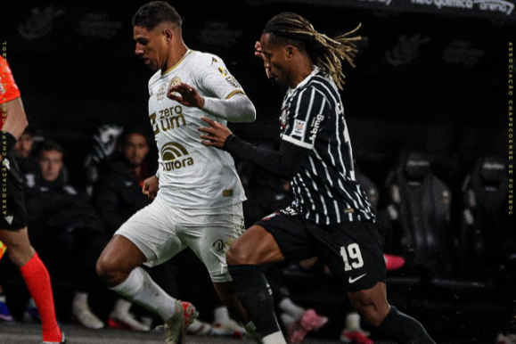 Corinthians joga mal e perde para a lanterna Chapecoense pelo Brasileiro
