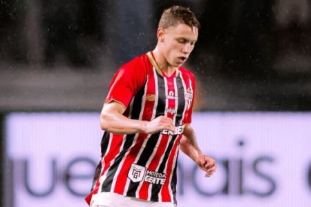 Maik com a camisa do São Paulo